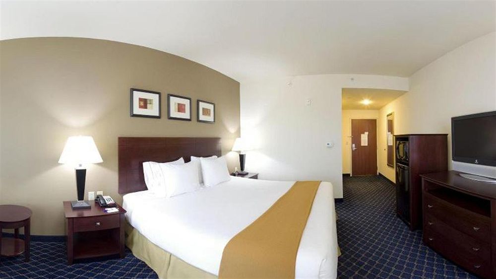 Express & By Ihg Hotel 2*